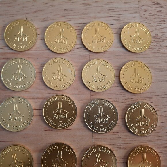Lot of 100 Vintage Video Game Atari Expo Fun Points Gold Coin Tokens - Picture 3 of 7